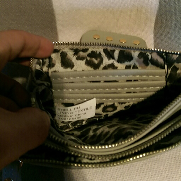 Olivia Miller Wristlet - Picture 4 of 8